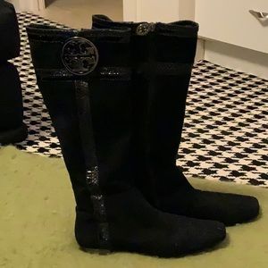 Sexy Tory Burch suede boots!
